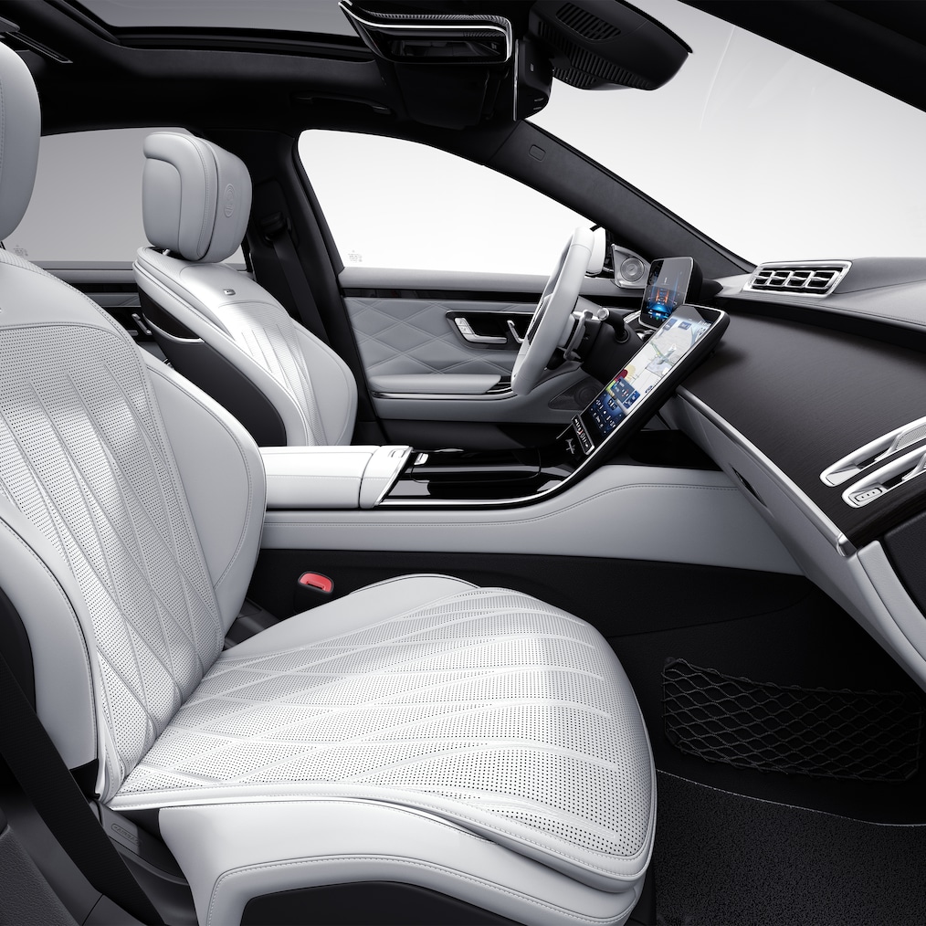 Sidovy av Mercedes-AMG S 63 E PERFORMANCE (för exklusiva MANUFAKTUR-lackeringar).