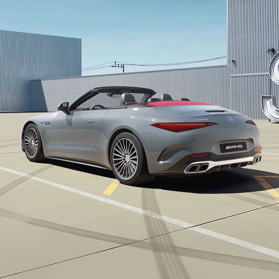 Exteriören hos Mercedes-AMG SL Roadster från sidan.