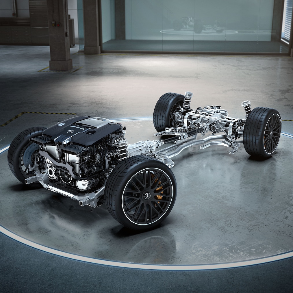 Drivlinan i Mercedes-AMG SL Roadster hos teknikerna.