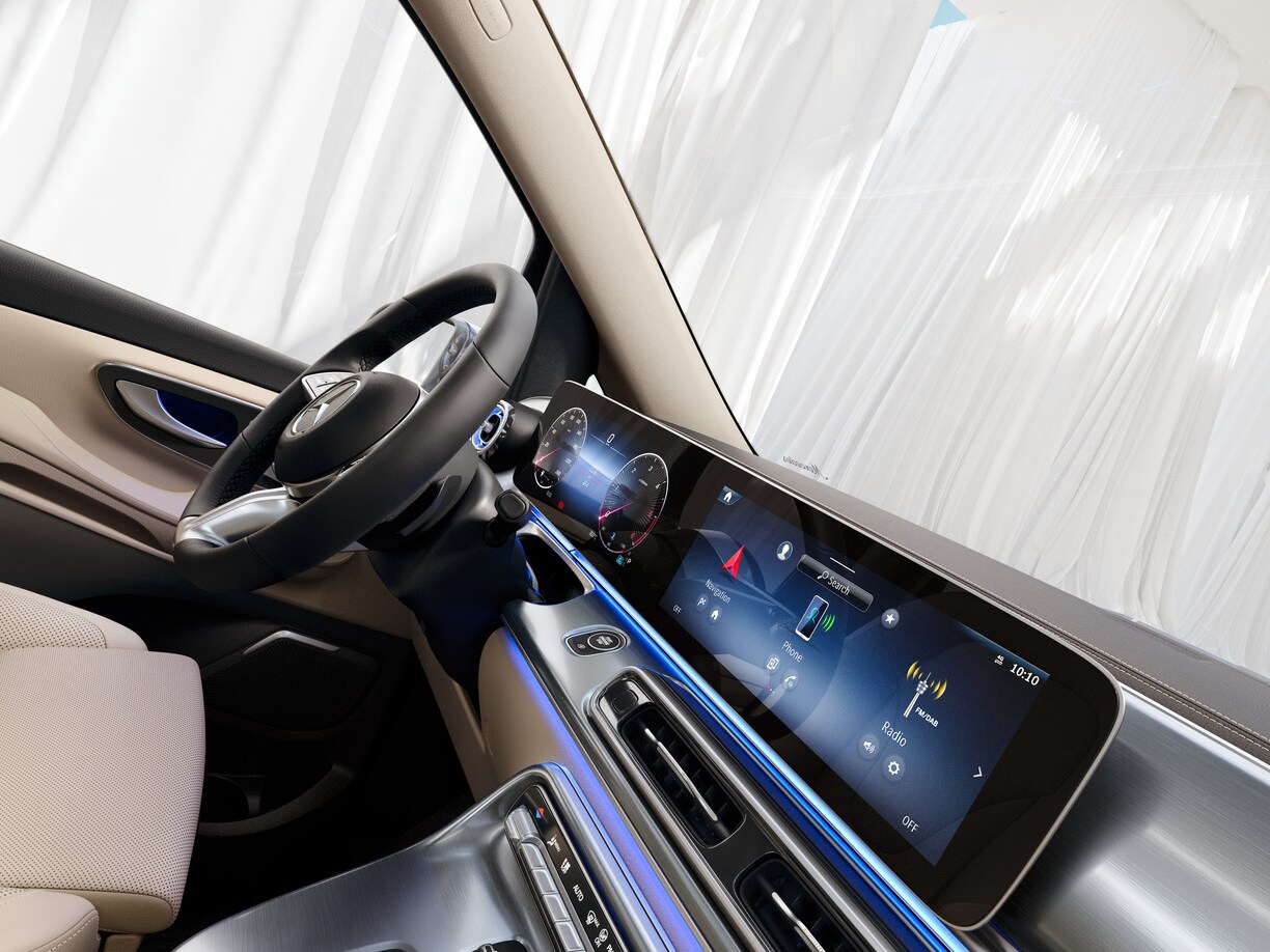 Med MBUX (Mercedes-Benz User Experience) får du ett intelligent multimediesystem som kan utökas.