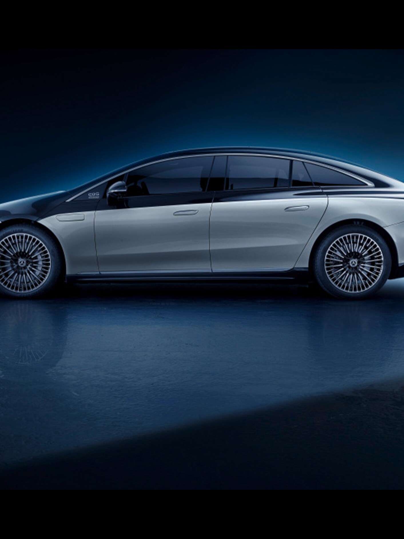 Mercedes-Benz EQS sedd från sidan