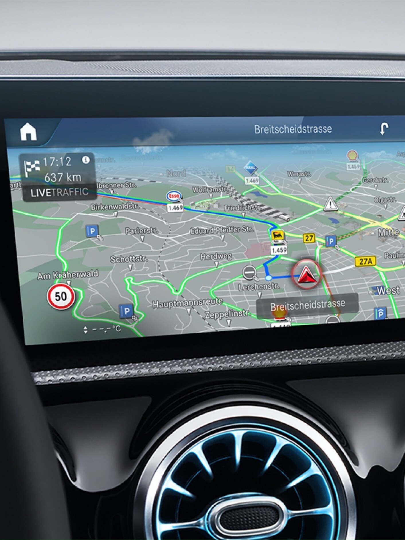 MBUX-multimediesystemet visar att tjänsten Car-to-X-Communication är aktiverad.