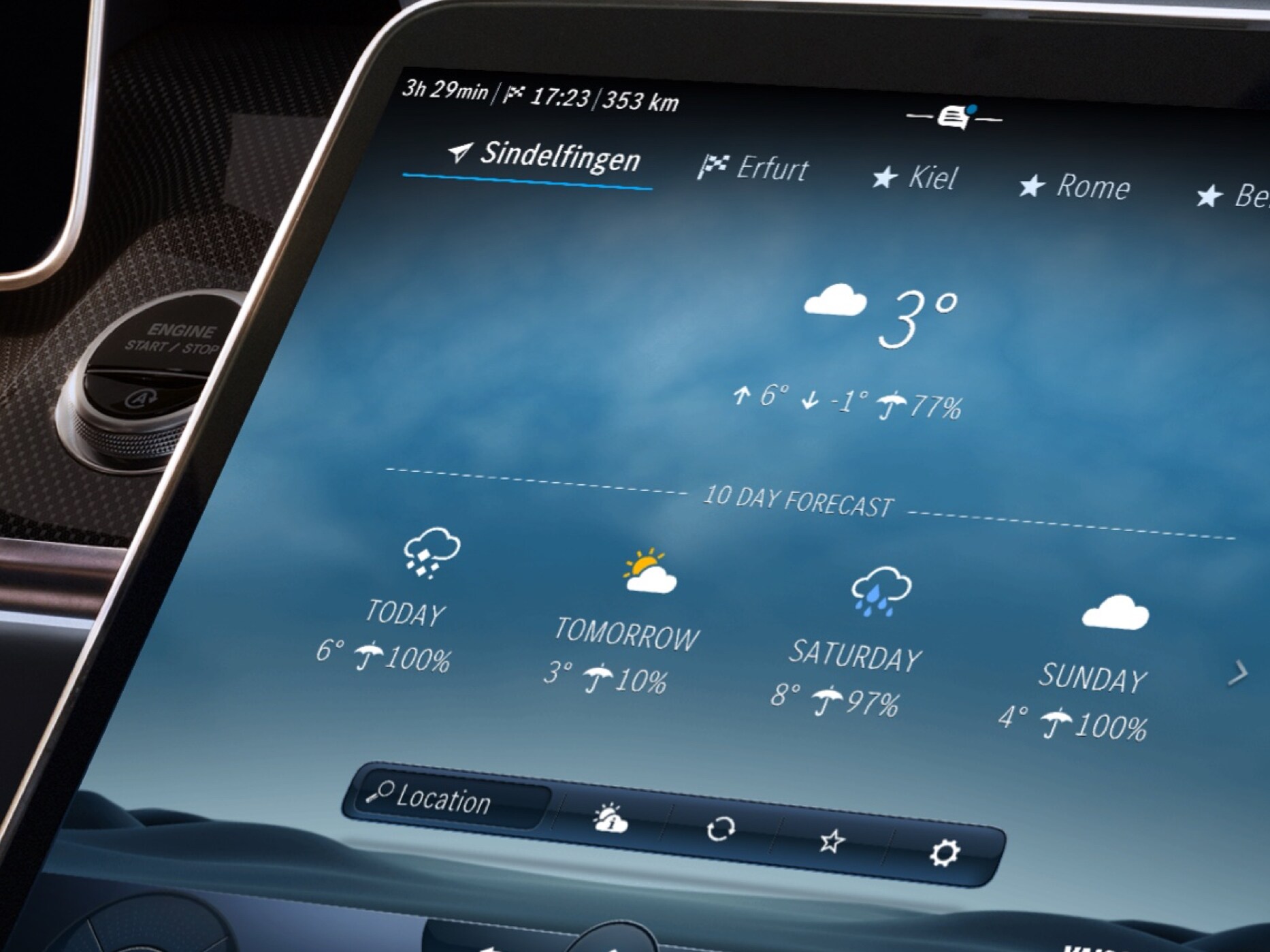 Digitala tjänsten Väderprognos visar vädret för destinationen på skärmen.