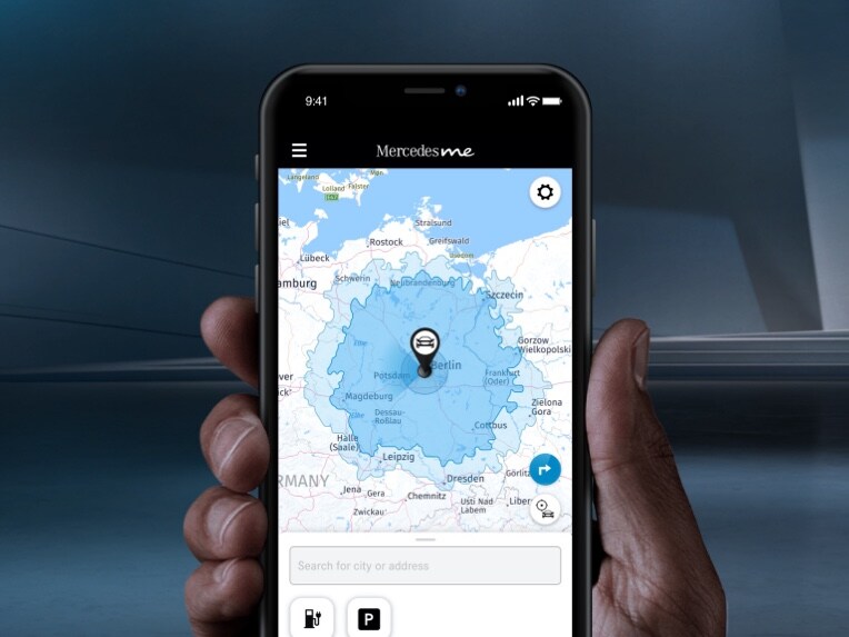 Smartphone visar tjänsten Fjärrstyrning och navigationstjänster (EQ).