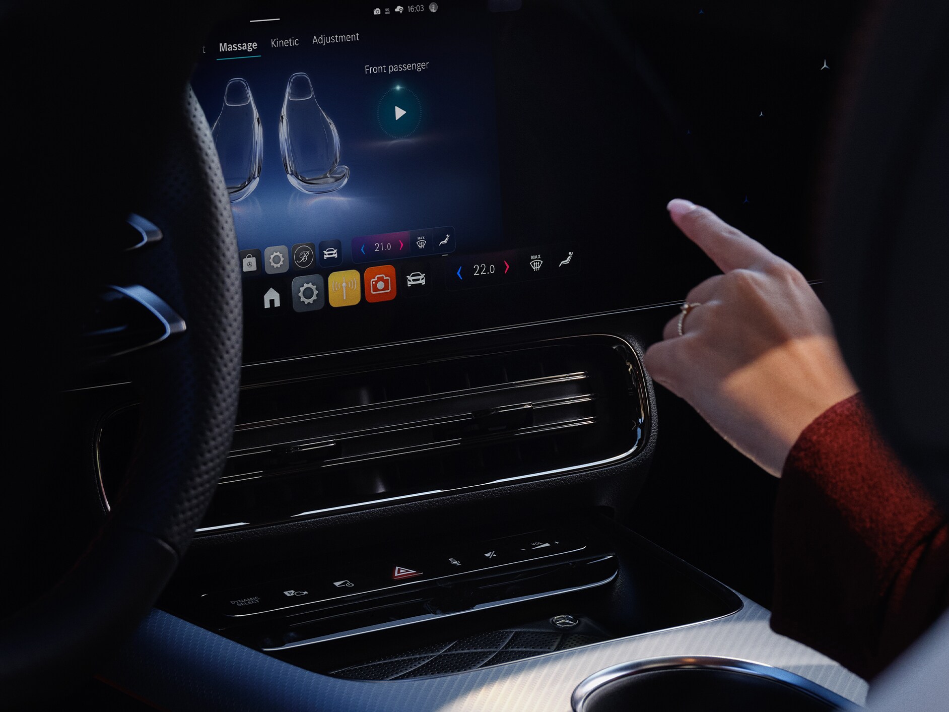 MBUX multimediesystem visar alternativen för personalisering i en Mercedes-Benz.