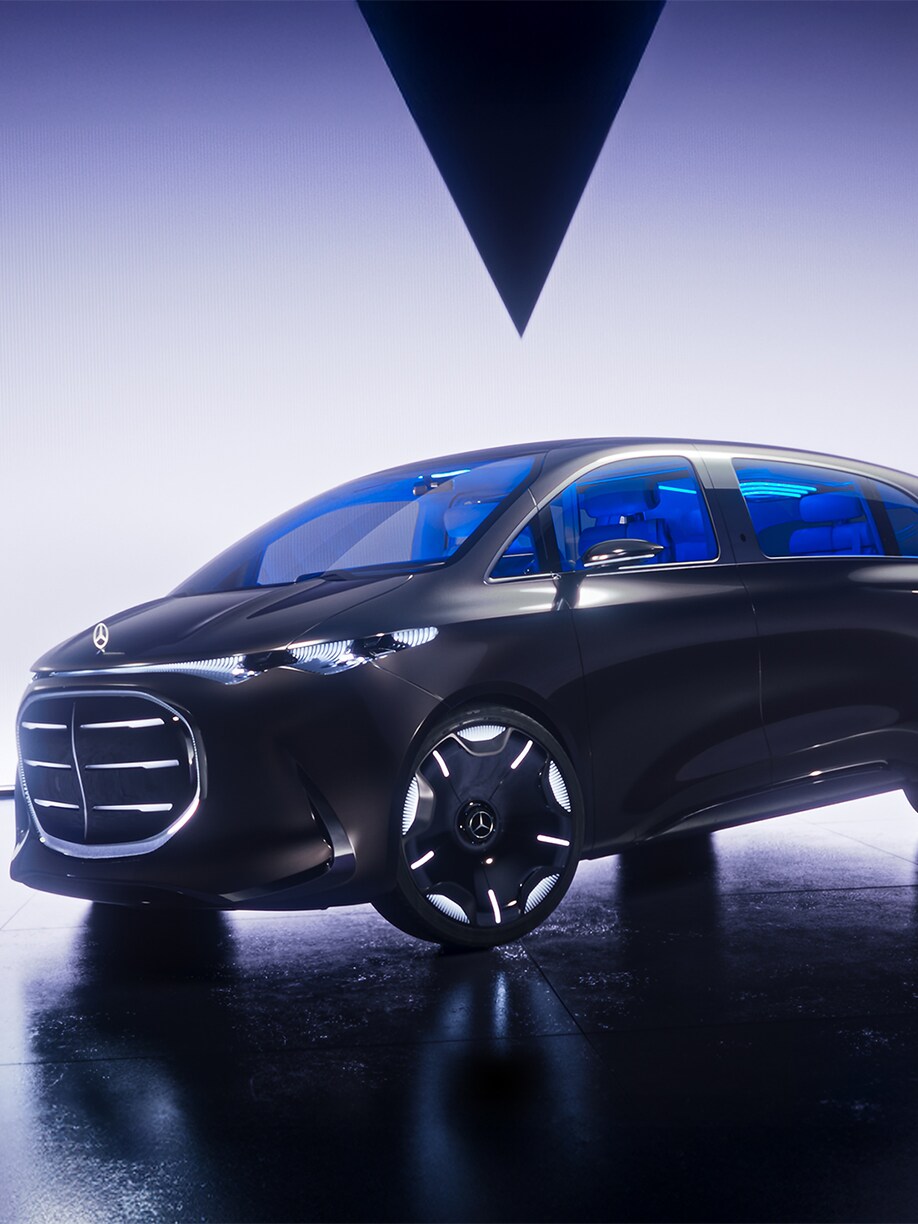 Nya vision V i svart med V-studiobakgrund