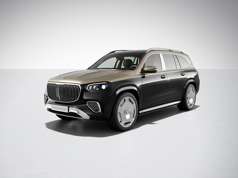 Tvåfärgad Mercedes-Maybach GLS SUV snett framifrån