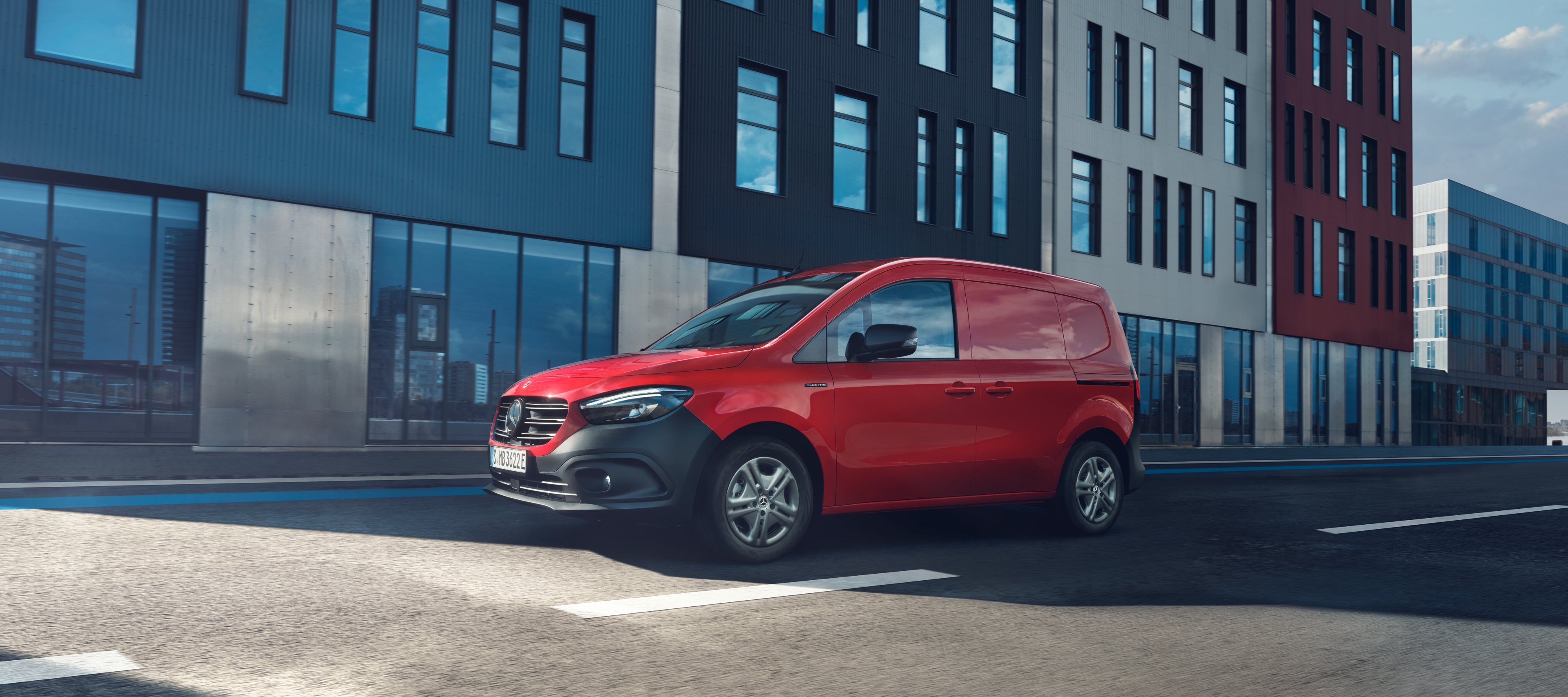 eCitan Panel Van | Mercedes-Benz The Mercedes-Benz eCitan Panel Van in action.