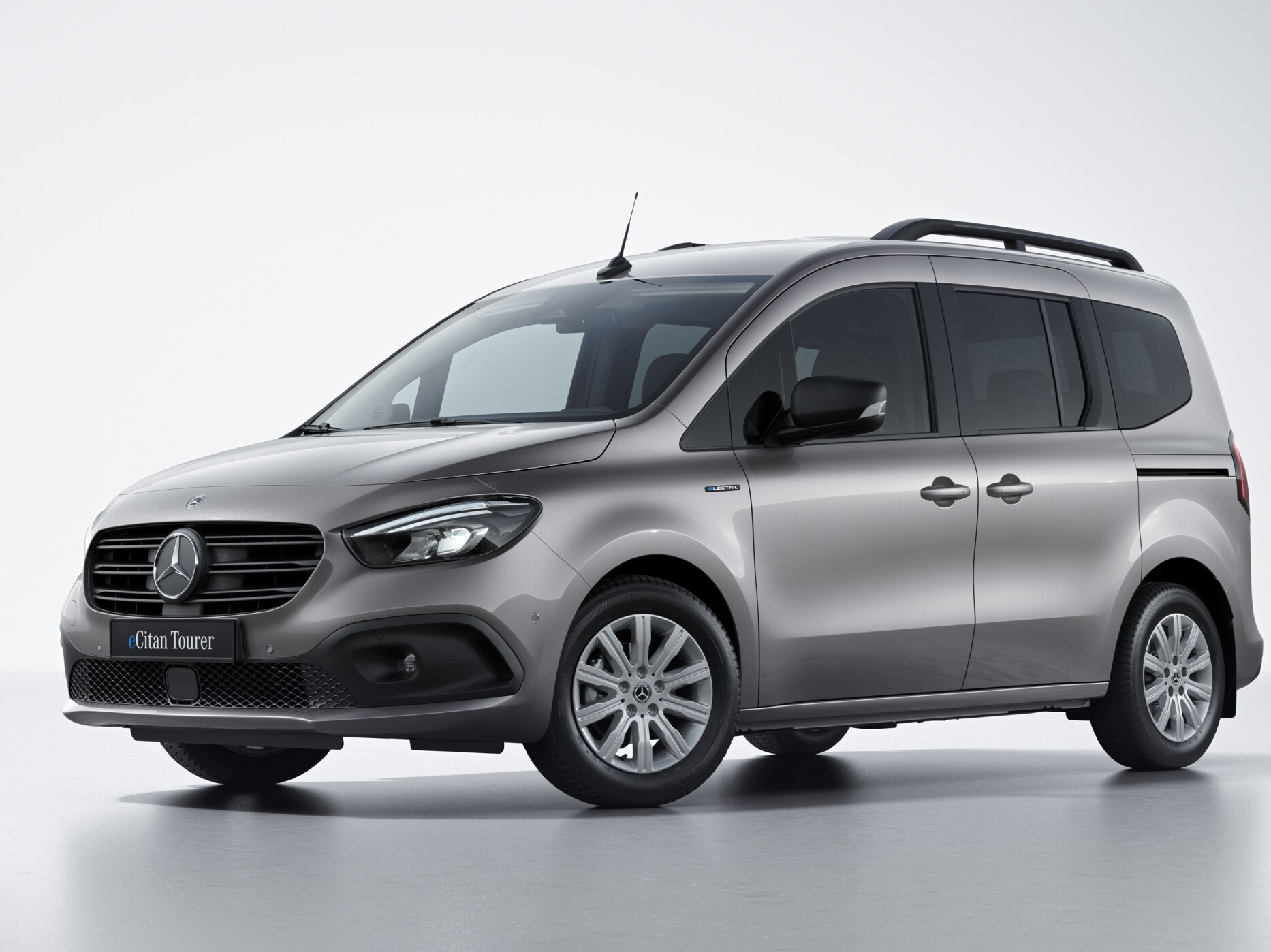 Intelligent uppkoppling tack vare digitala tjänster i Mercedes-Benz eCitan Tourer.