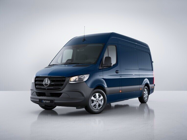 Mercedes-Benz eSprinter Skåpbil sedd snett från sidan