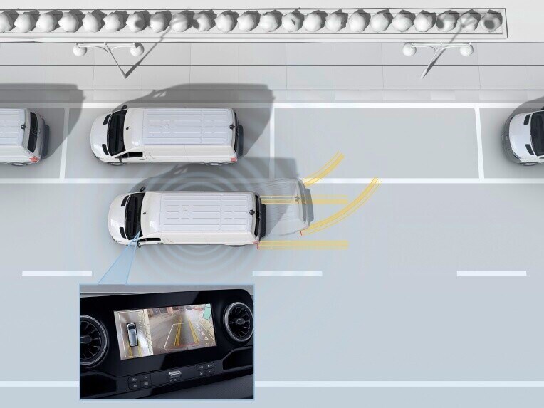 eSprinter Skåpbil parkerar med Mercedes-Benz Parkeringspaket och 360°-kamera