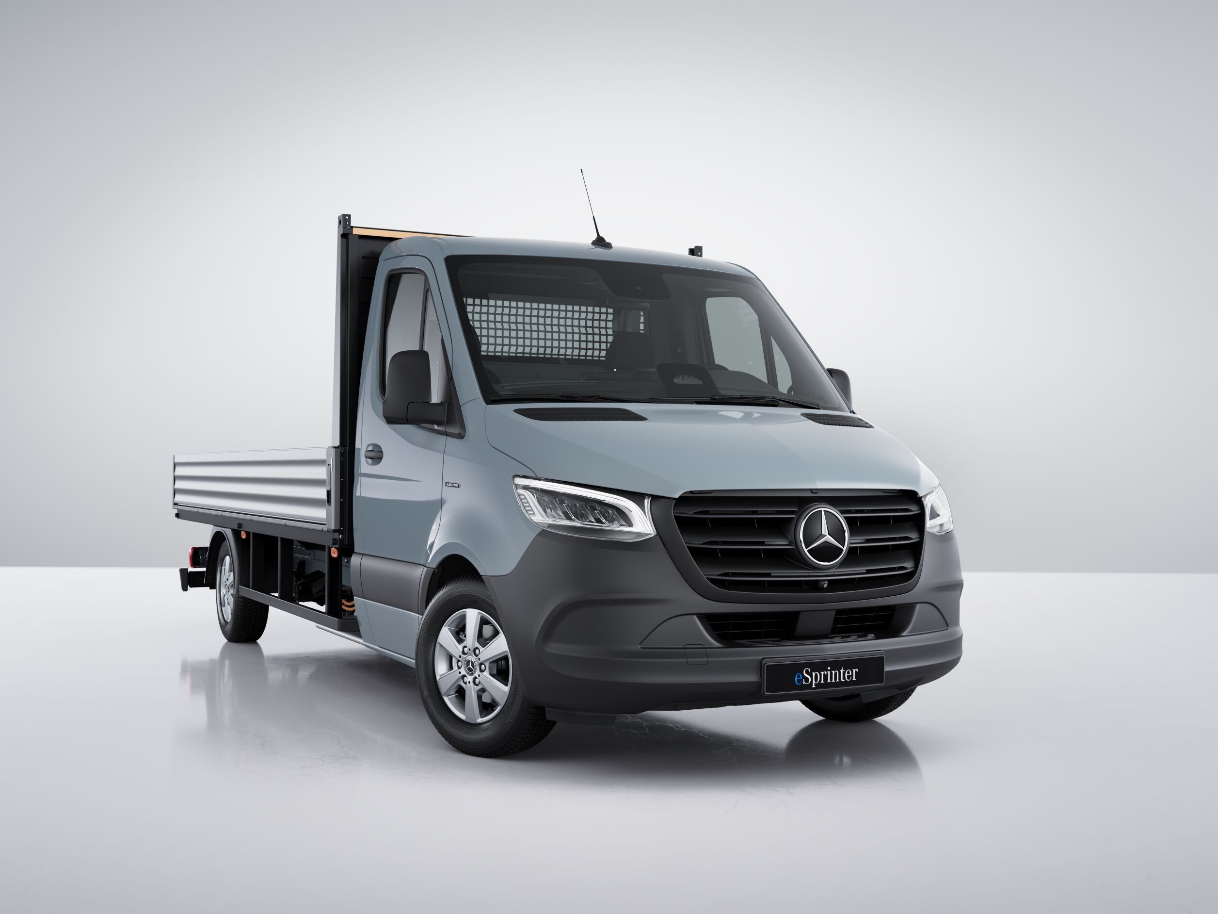 Mercedes-Benz eSprinter Flakbil.
