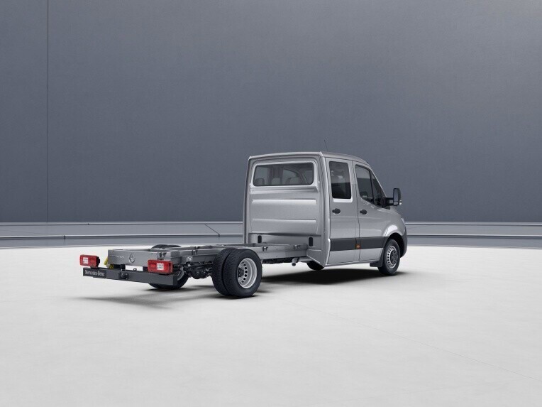 Lätt lastbil | Sprinter Chassi | Mercedes-Benz Transportbilar Sprinter Chassi från Mercedes-Benz sedd snett bakifrån