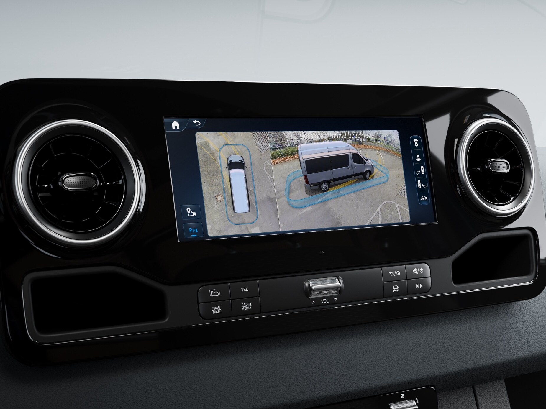 Visning av 360°-surroundvy i parkeringspaketet till Mercedes-Benz Sprinter