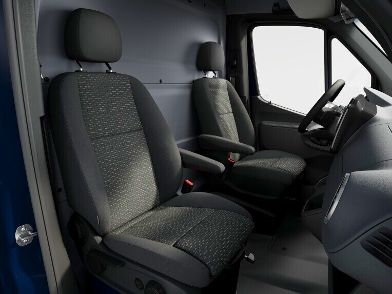 Komfortsätena fram i Mercedes-Benz Sprinter Skåpbil