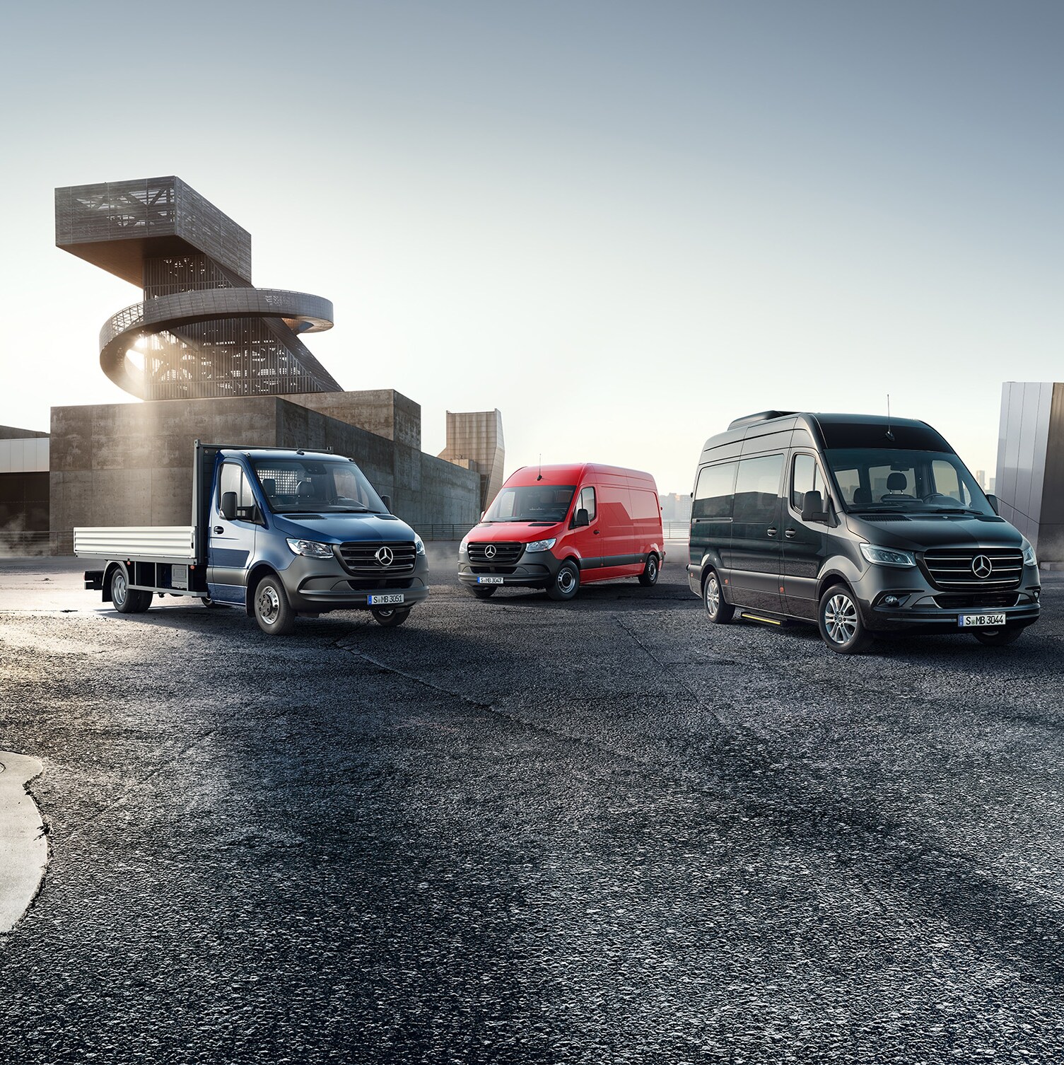Mercedes‑Benz transportbilar Sprinter-serien uppställda i en stadsmiljö, futuristisk