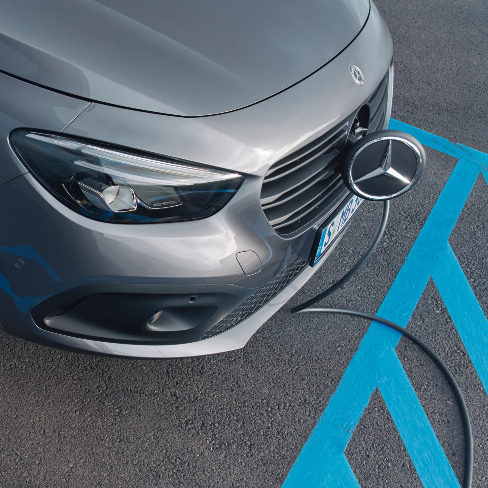 Laddkabel anslutet till Mercedes-Benz eCitan Tourer