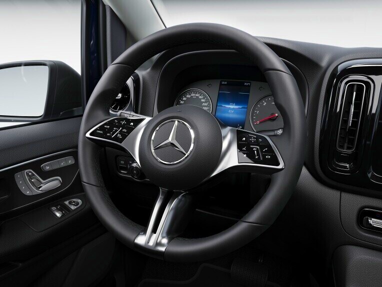 Ratt i en Mercedes-Benz Transportbil