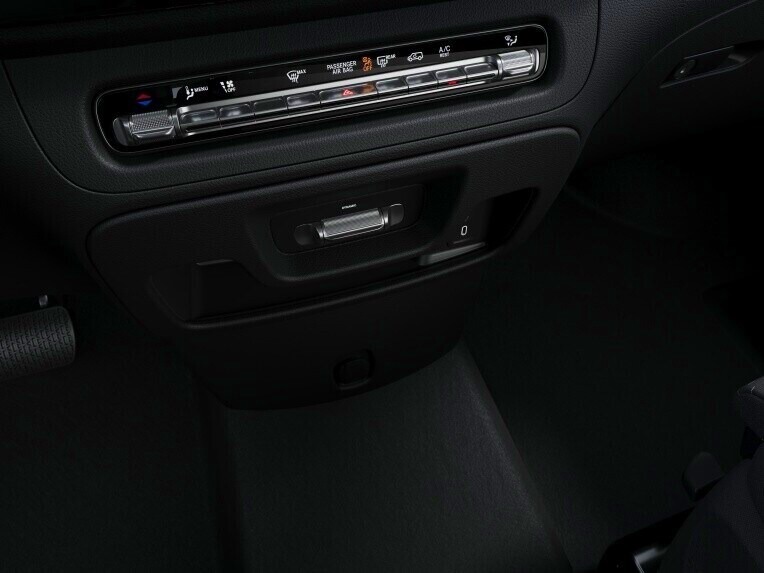 Den halvautomatiskt klimatanläggningen TEMPMATIC i en eVito Tourer