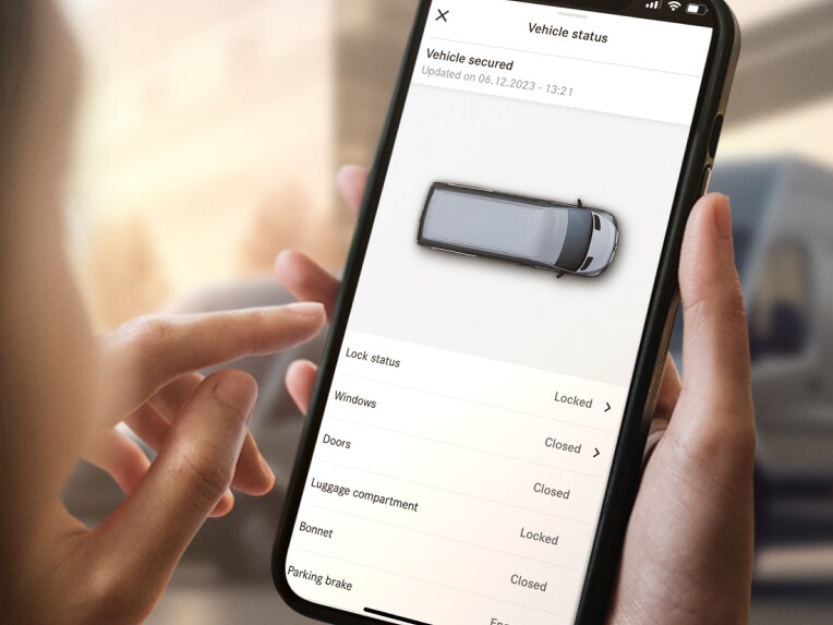 Funktionerna i Mercedes-Benz grundutrustning på en smartphone