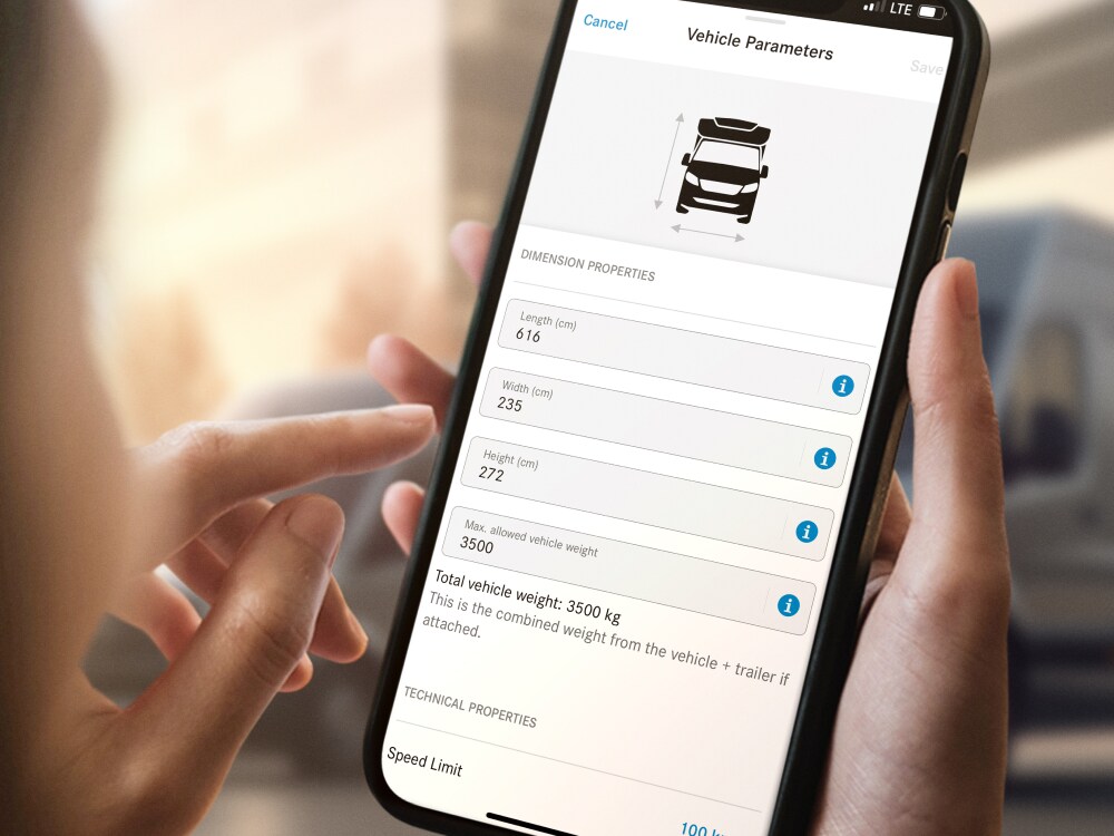 Grafisk visning av bilens mått i Mercedes-Benz App på en smartphone.