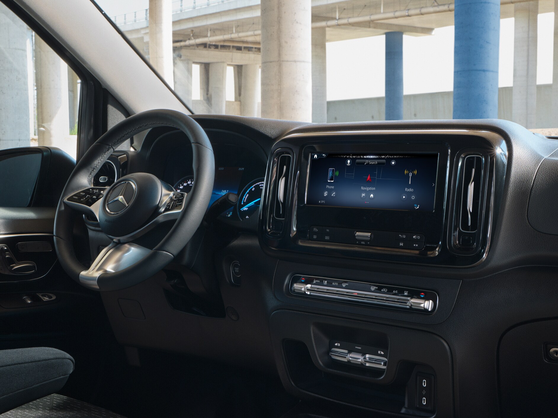 Den digitala tjänsten Hej Mercedes i MBUX multimediesystem i Mercedes-Benz eVito.