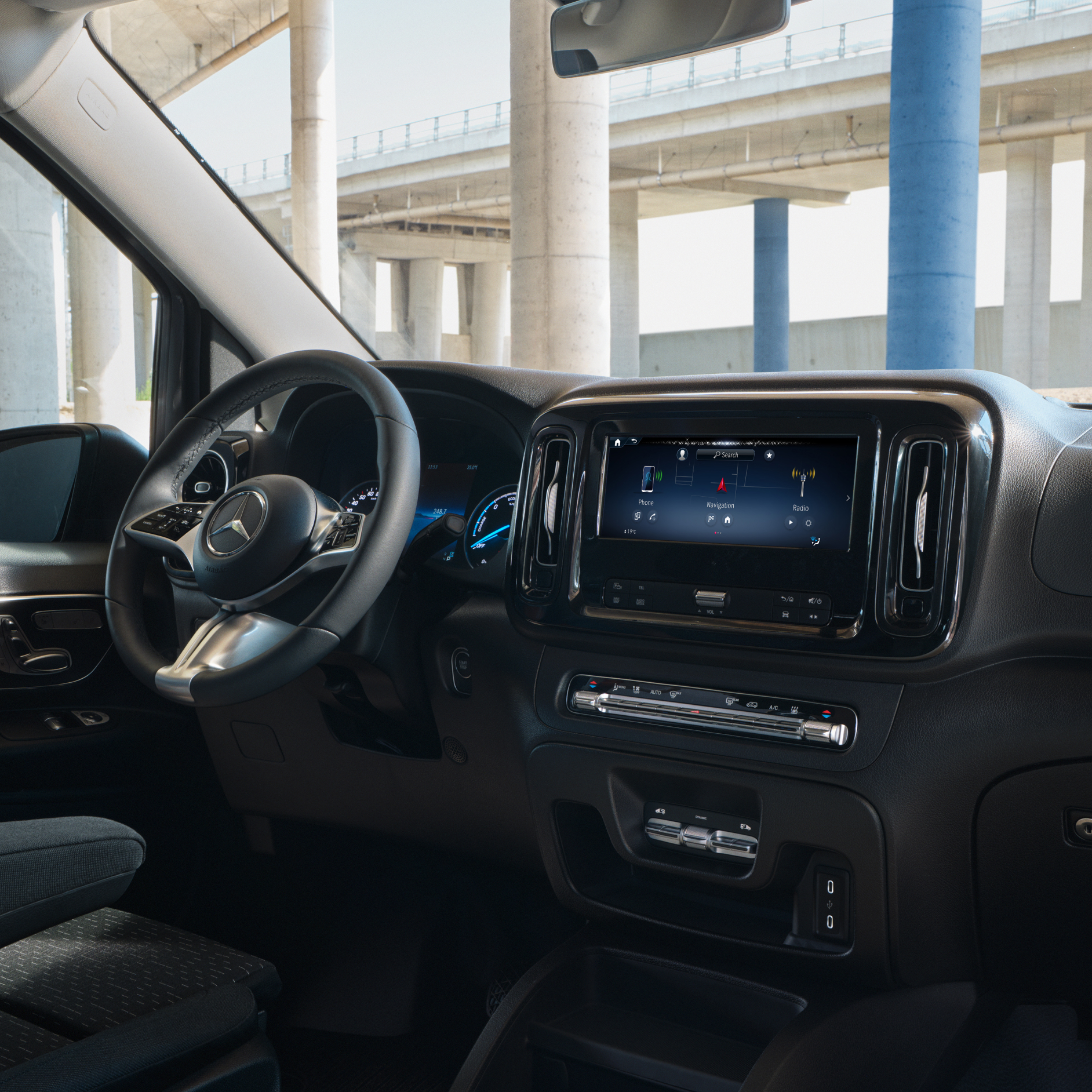 Hej Mercedes | Digitala tjänster | Mercedes-Benz Den digitala tjänsten Hej Mercedes i MBUX multimediesystem i Mercedes-Benz eVito.