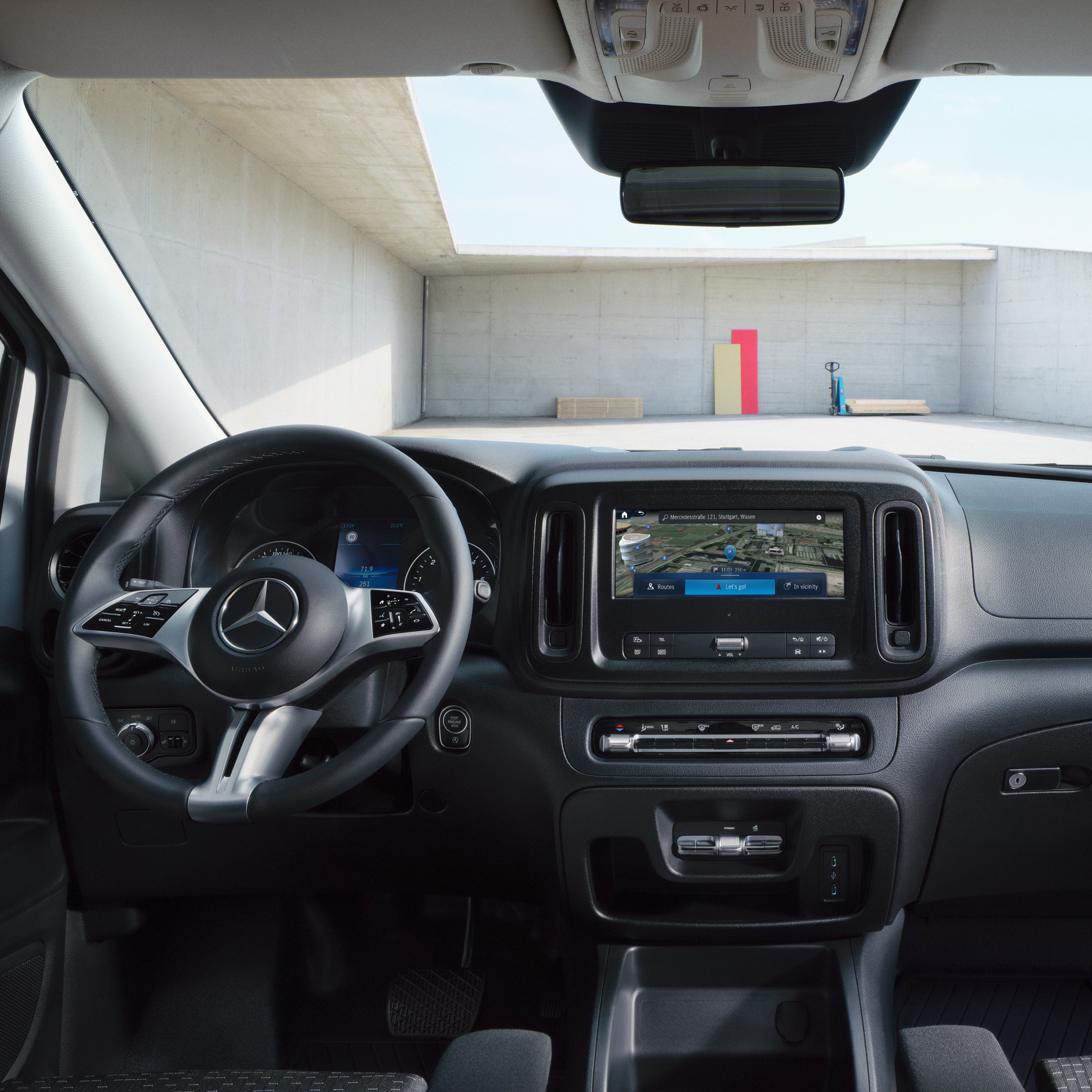 Tillgängliga parkeringsplatser | Digitala tjänster | Mercedes-Benz Den digitala tjänsten Tillgängliga parkeringsplatser i MBUX multimediesystem.