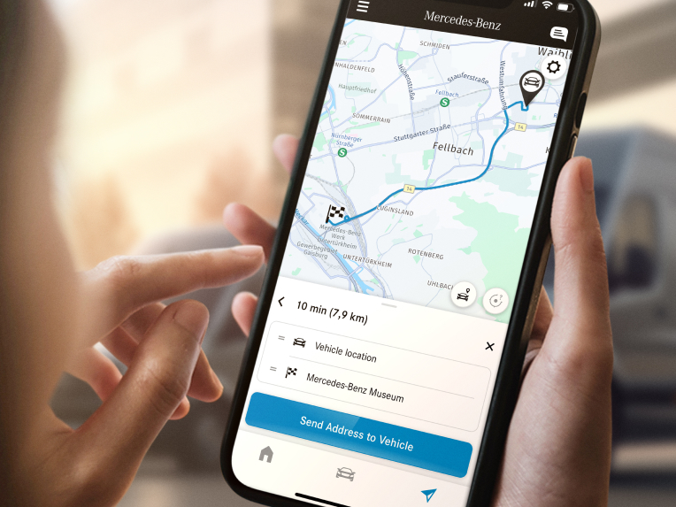 Send2Car | Digitala tjänster | Mercedes-Benz Send2Car-funktionen från Mercedes-Benz på en smartphone.