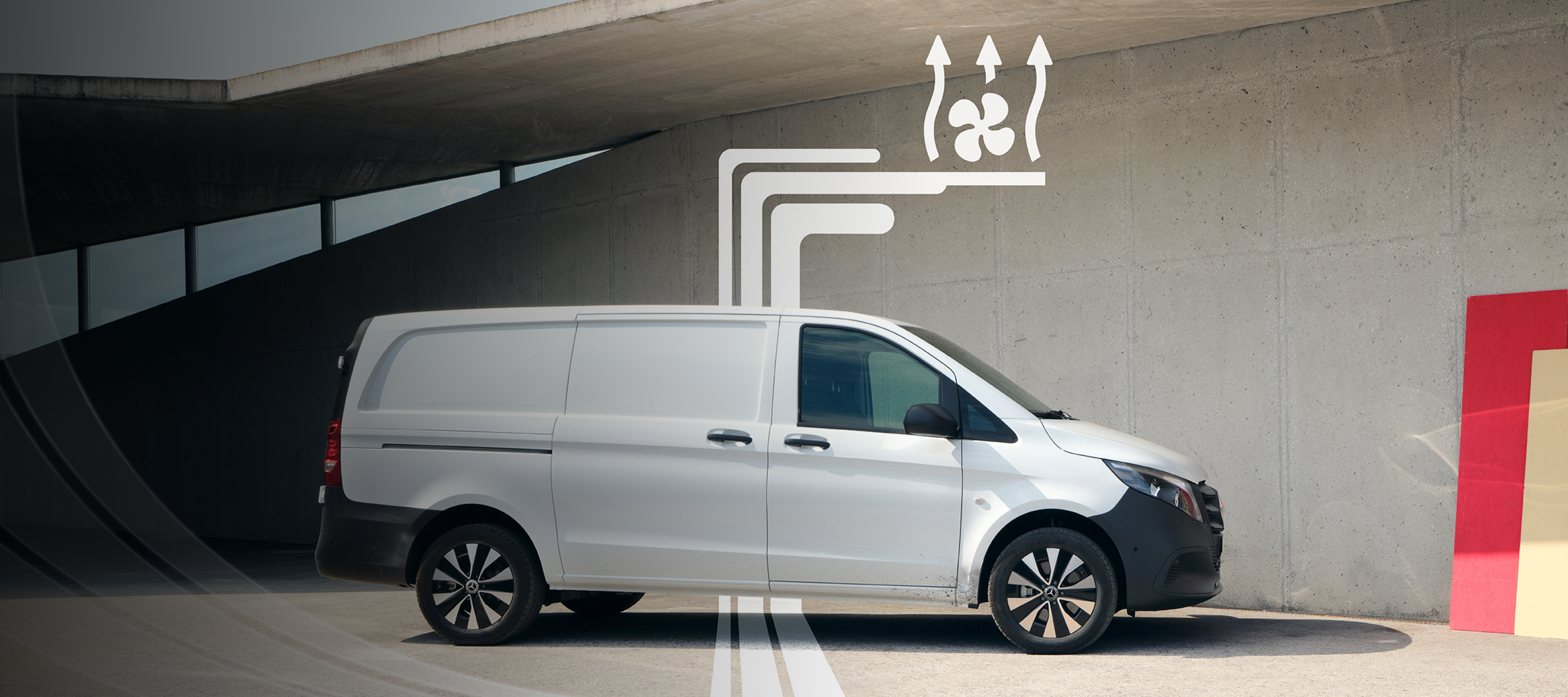 Fjärrstyrning | Digitala tjänster | Mercedes-Benz Transportbilar Vit Mercedes-Benz transportbil med symbol för fjärrstyrda tjänster