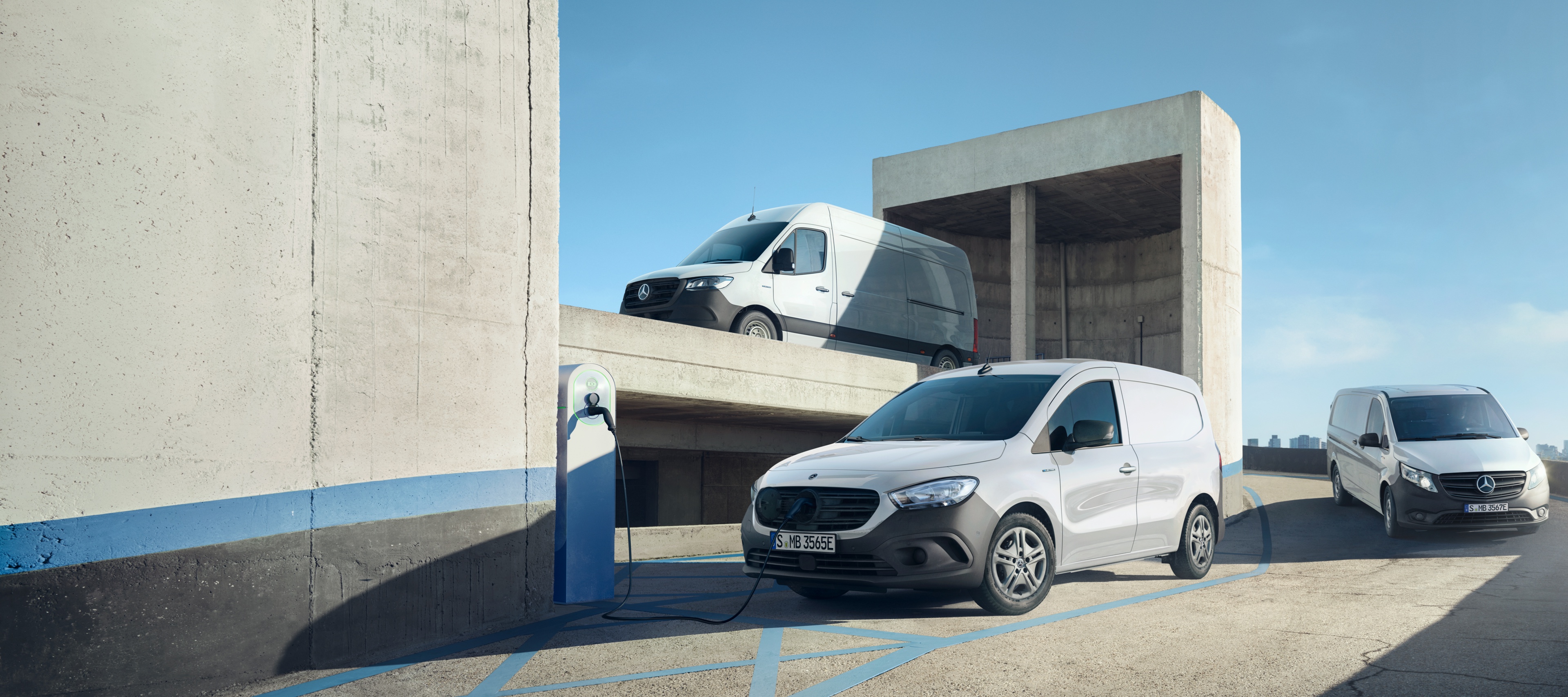 e-Mobility | Mercedes-Benz Transportbilar Eldrivna eSprinter, eVito och eCitan från Mercedes-Benz i stadsmiljö