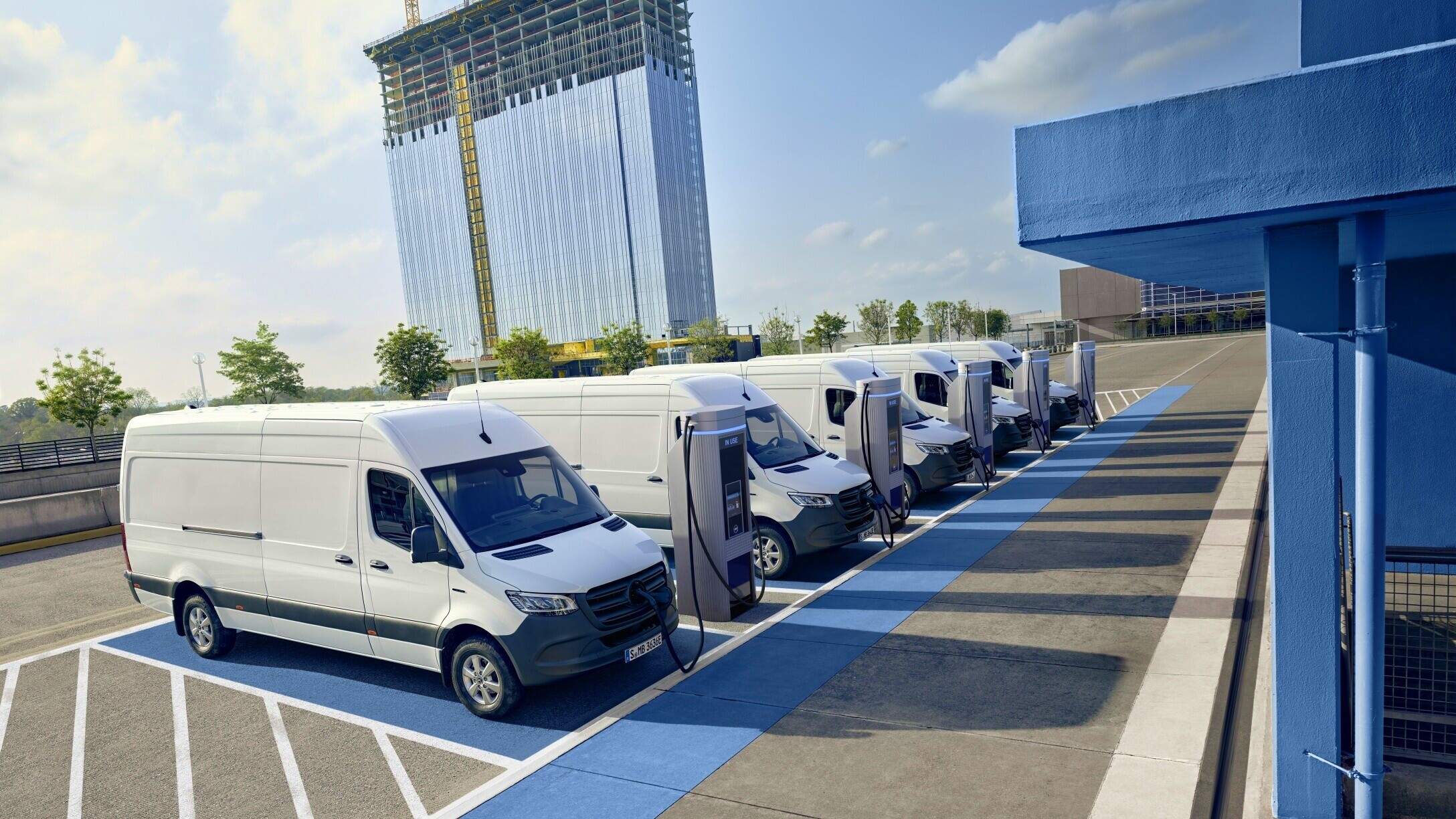 eSprinter | Mercedes-Benz Transportbilar Mercedes-Benz eSprinters laddas