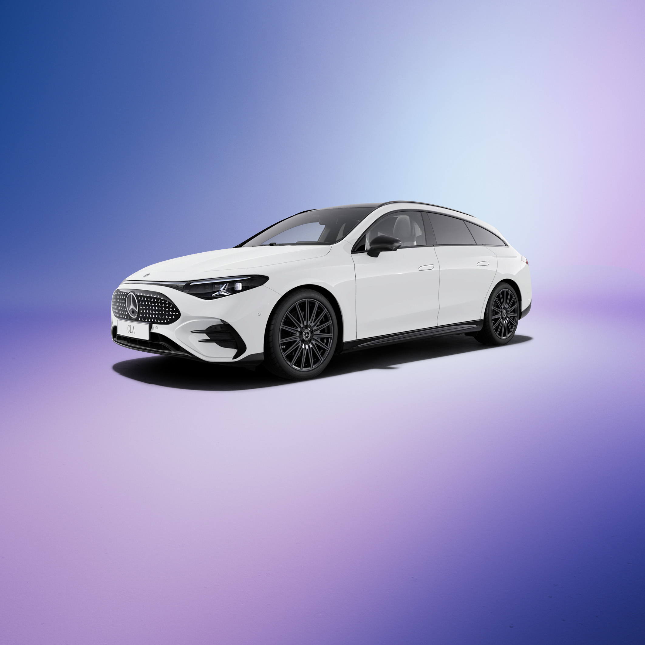 Exklusivt leasingpris | Aktuella erbjudanden och kampanjer | Mercedes-Benz Vit Mercedes-Benz CLA Shooting Brake with EQ Technology sedd snett framifrån