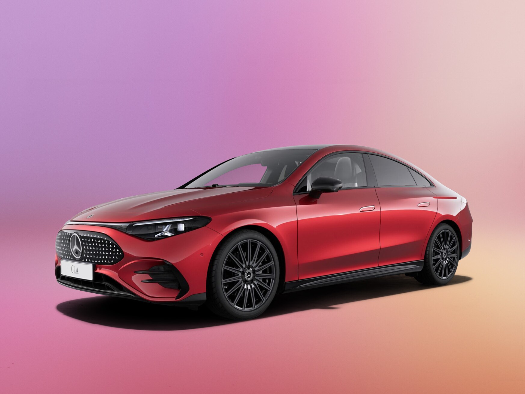 Röd Mercedes-Benz CLA med EQ Technology sedd snett framifrån