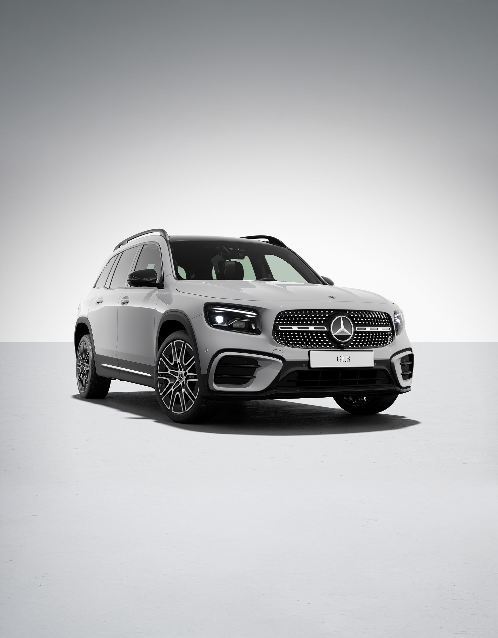 Mercedes-Benz GLB SUV sedd snett framifrån