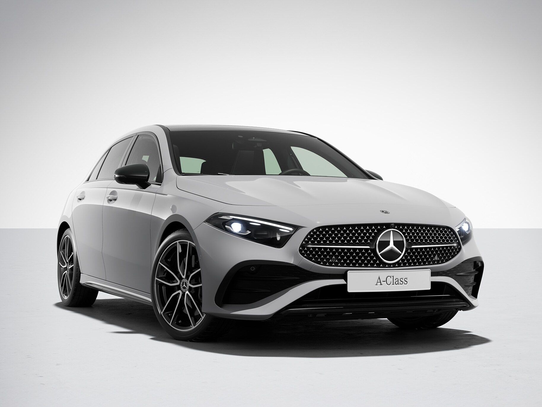 Mercedes-Benz A-Klass Hatchback sedd snett framifrån