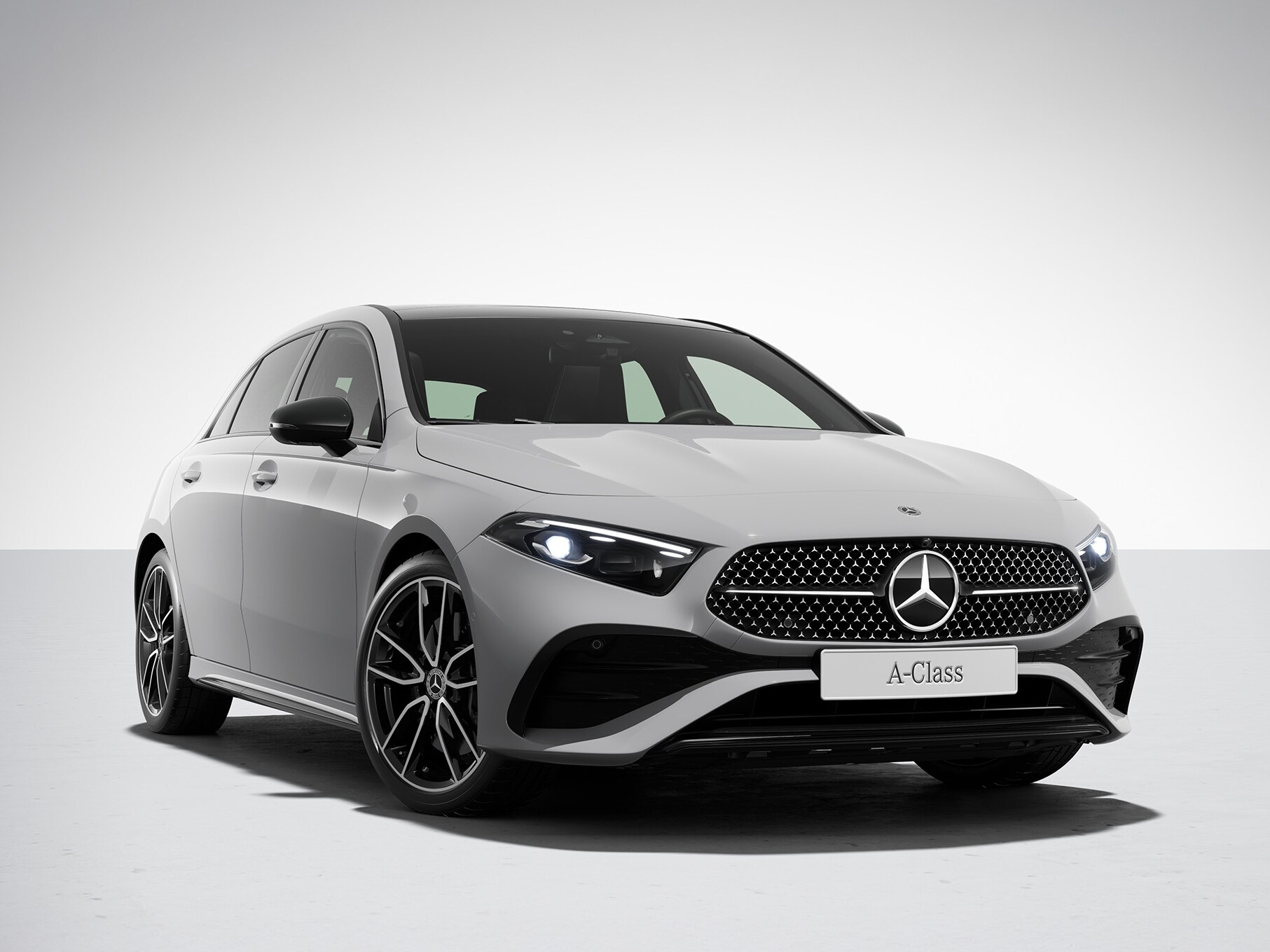 Mercedes-Benz A-Klass Hatchback sedd snett framifrån