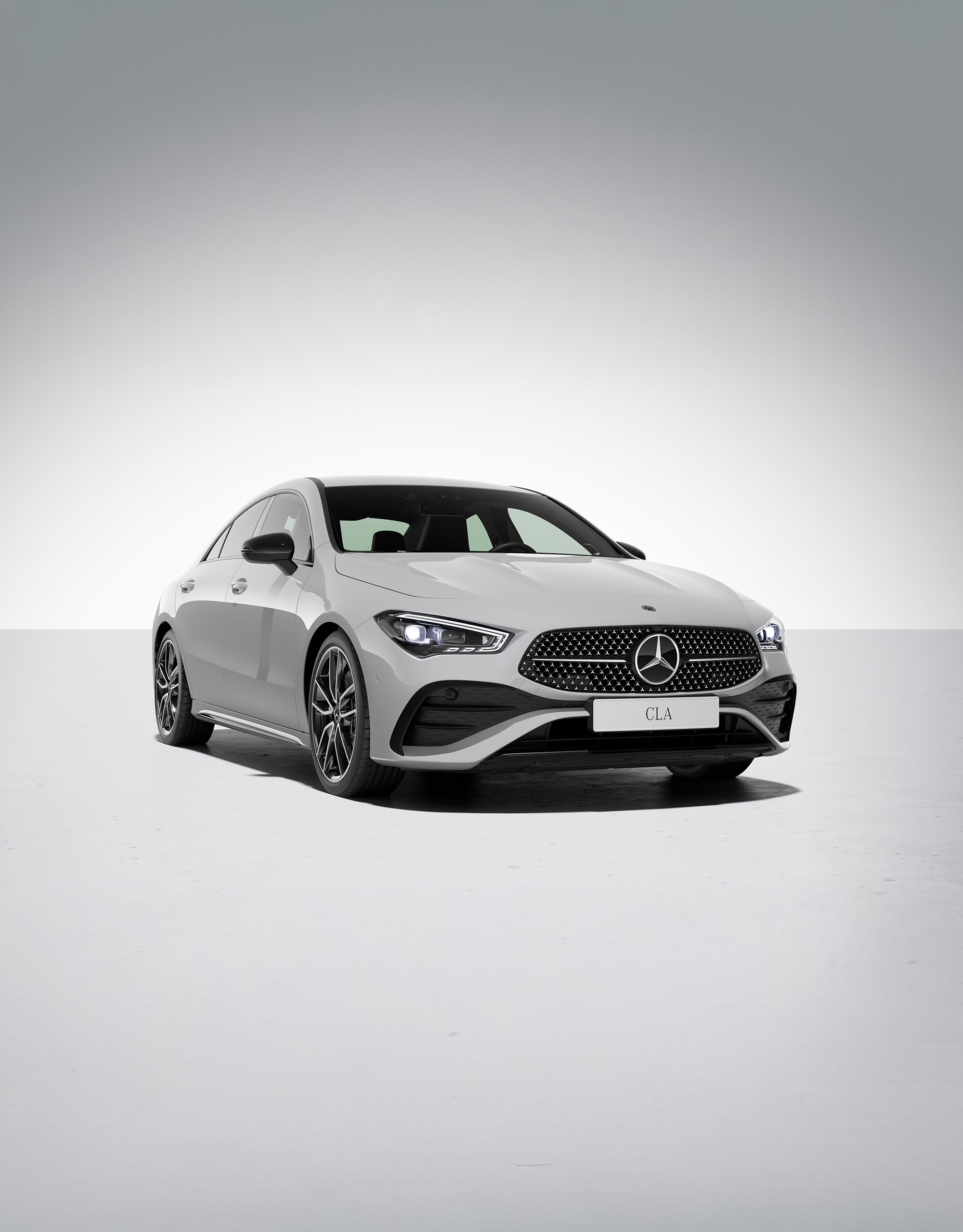 Mercedes-Benz CLA Coupé sedd snett framifrån