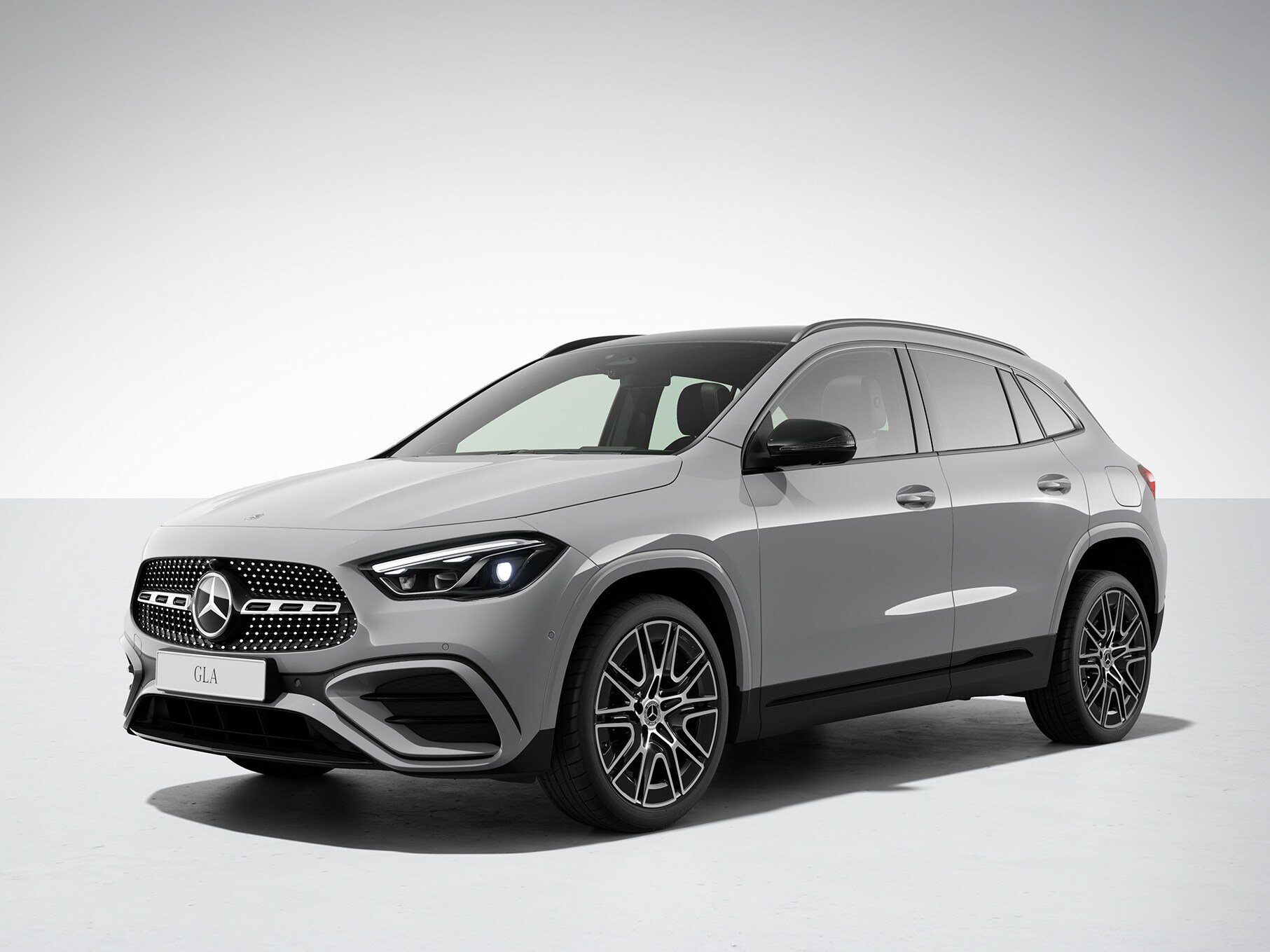 Mercedes-Benz GLA SUV sedd snett från sidan