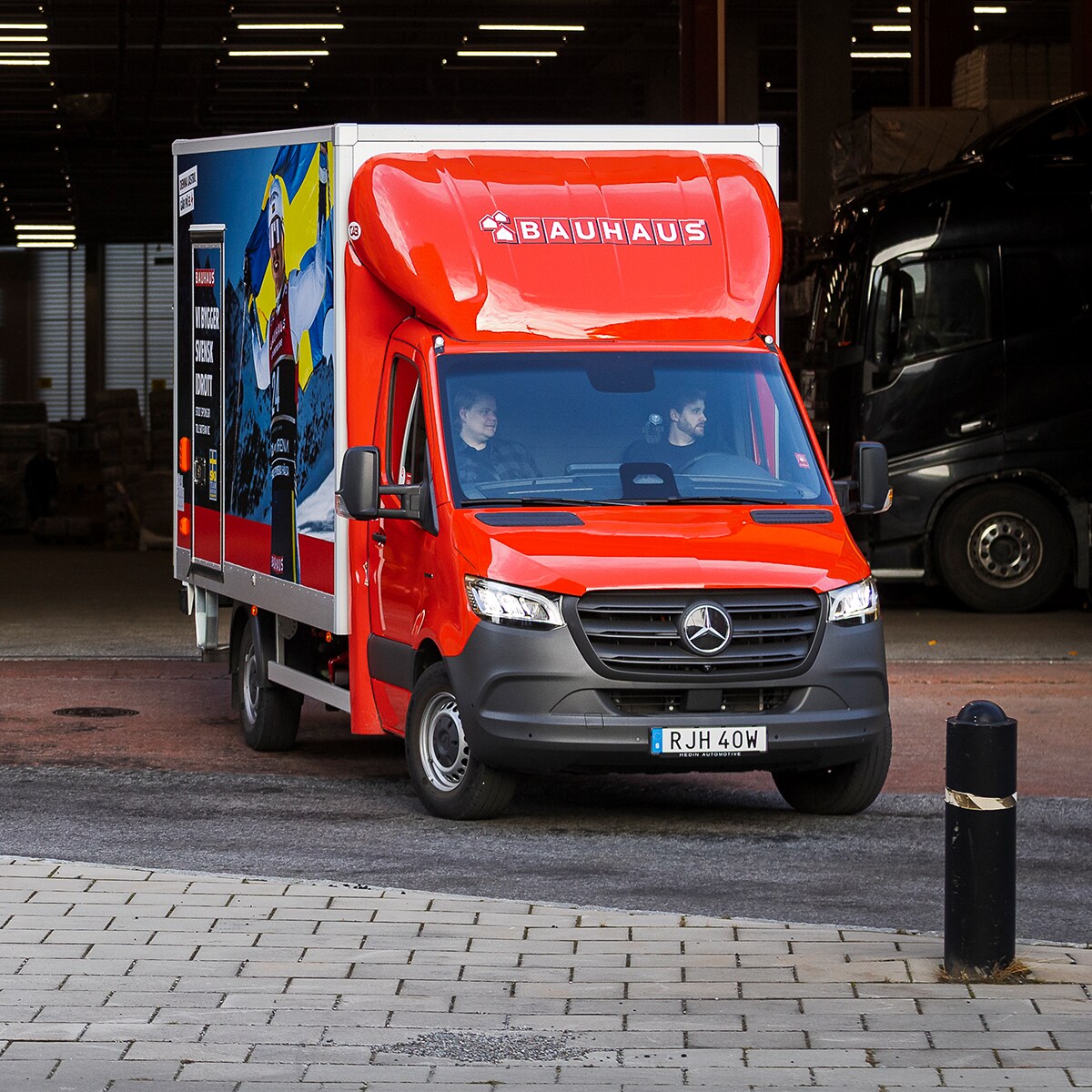Mercedes-Benz eSprinter från Bauhaus sedd rakt framifrån