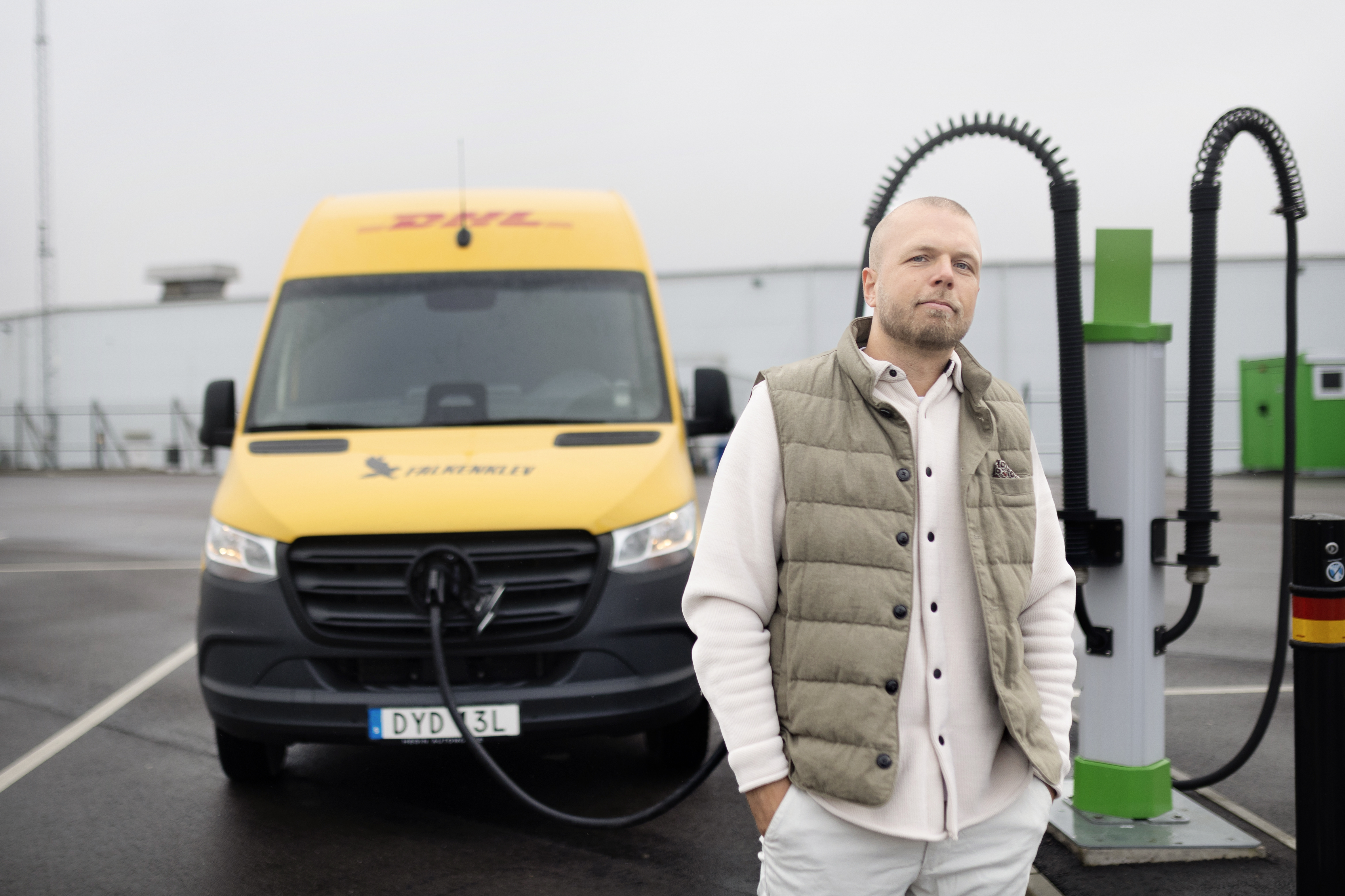 Falkenklev Logistik | Företag och kunder | Mercedes-Benz Transportbilar En Mercedes-Benz eSprinter från Falkenklev