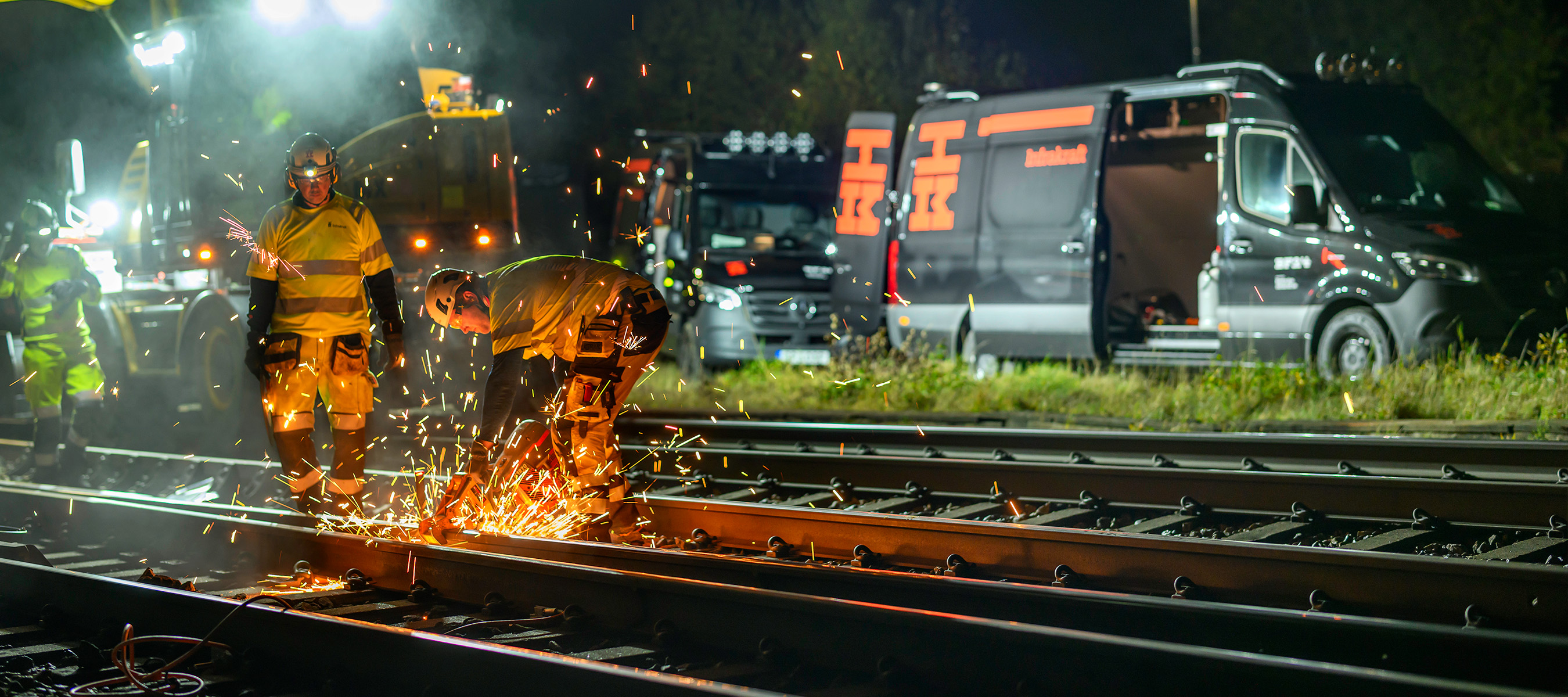 Infrakraft | Mercedes-Benz Transportbilar Mercedes-Benz eSprinter och anställda från Infrakraft