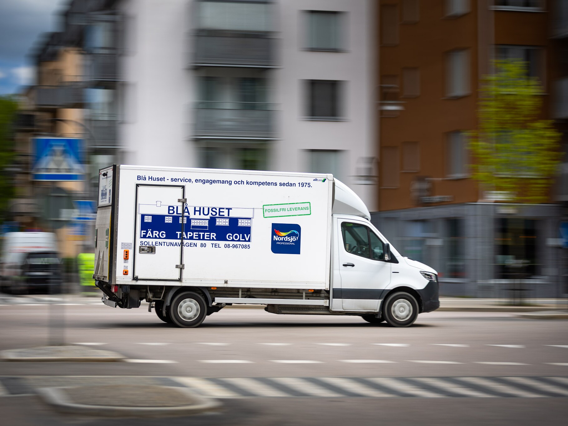 eSprinter från Blå Huset körandes i Sollentuna