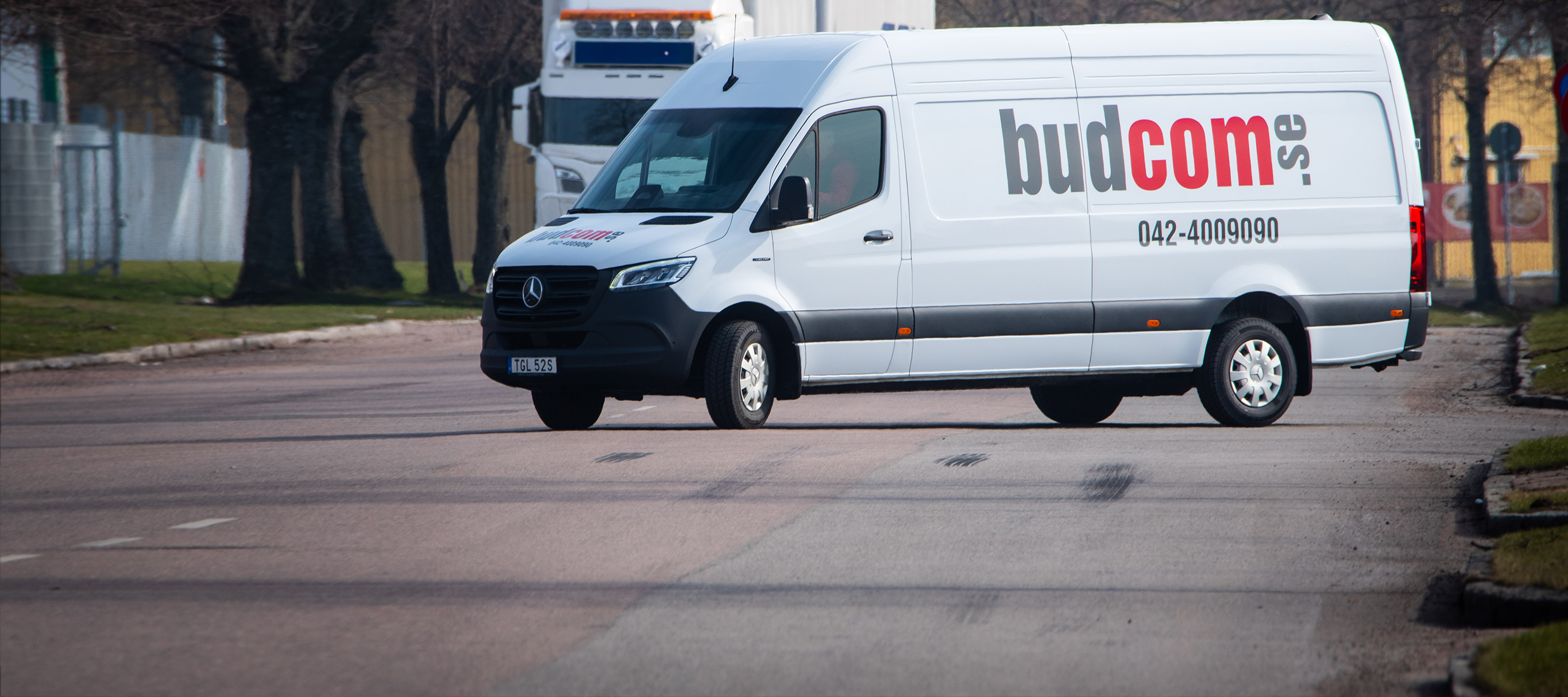 Budcom | Mercedes-Benz Transportbilar Mercedes-Benz eSprinter från Budcom kör
