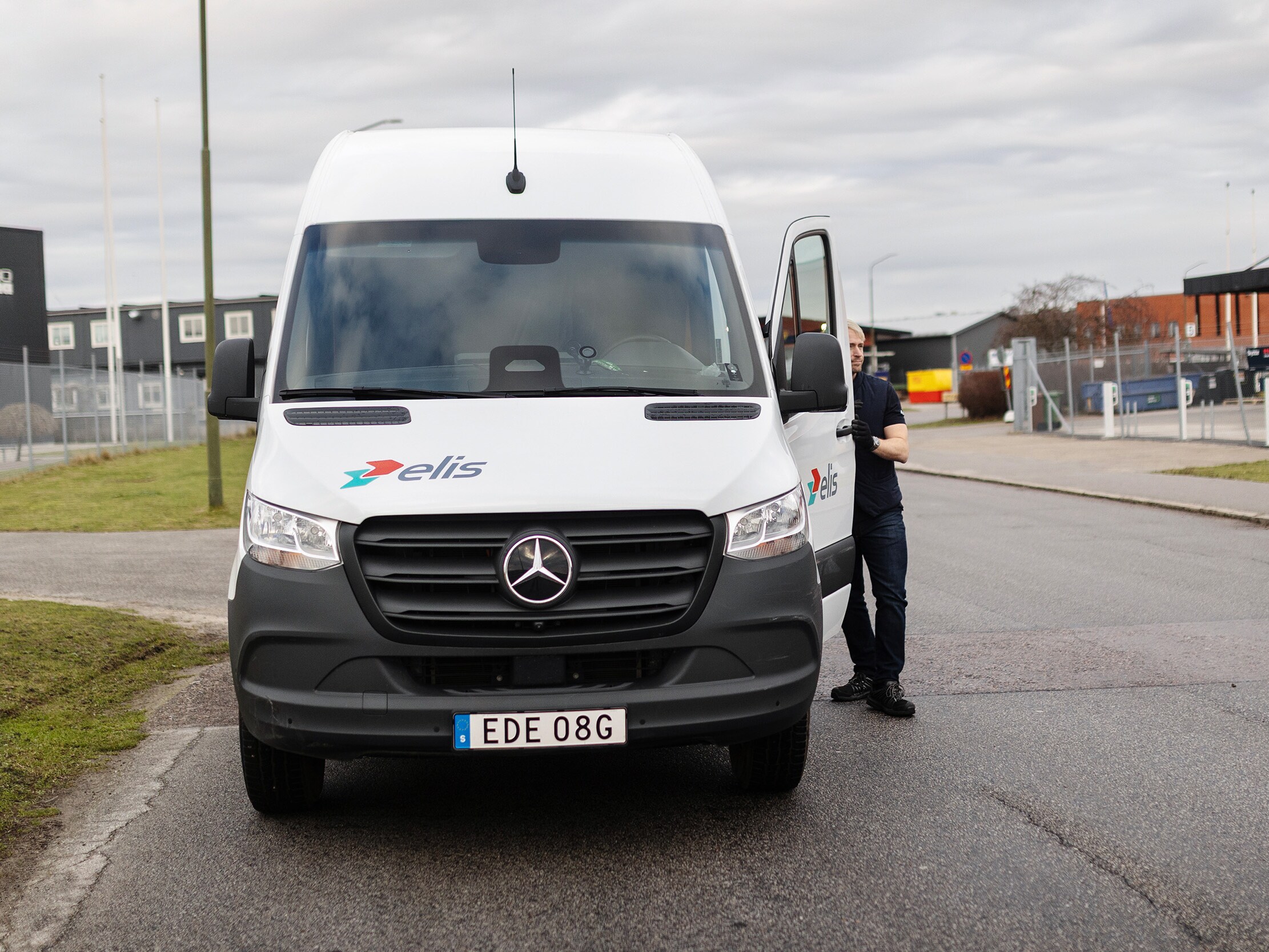 Eldriven Mercedes-Benz eSprinter från Elis