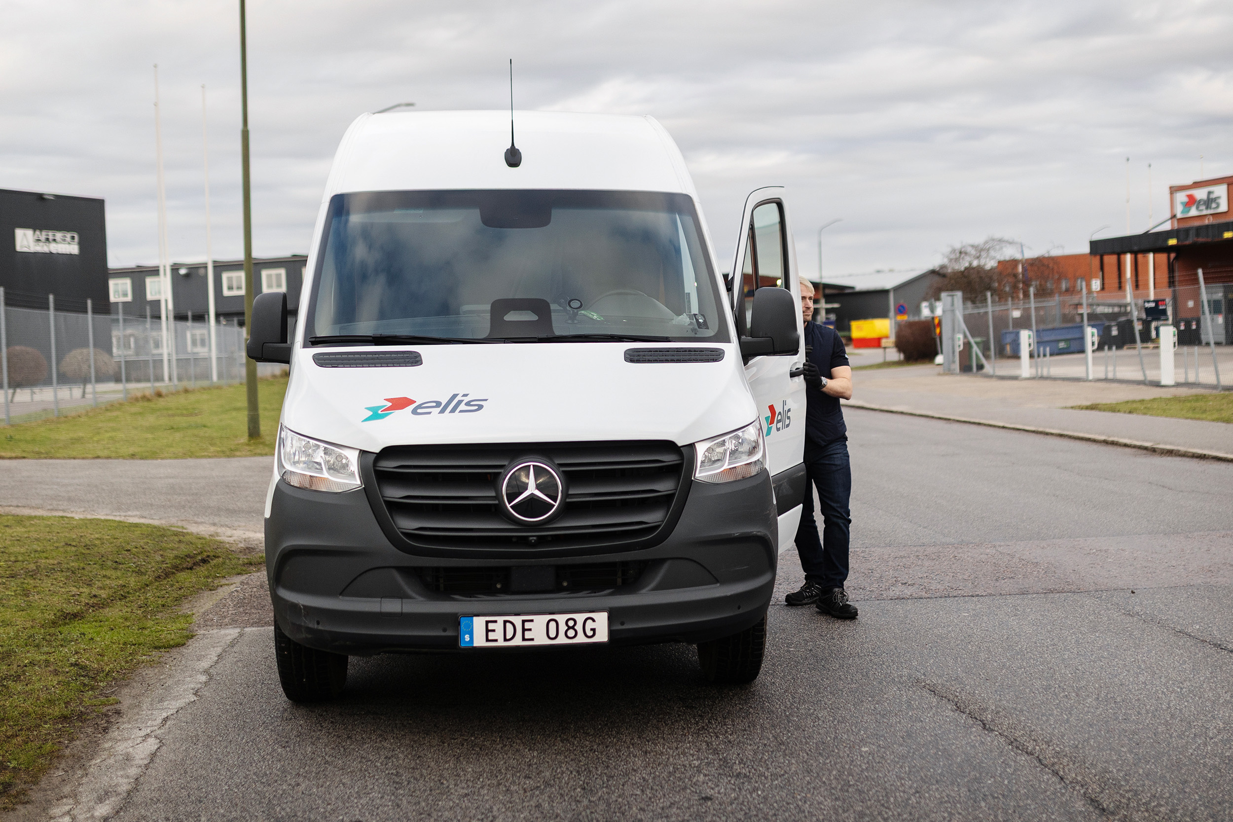 Eldrivna transportbilar | Mercedes-Benz Transportbilar Eldriven Mercedes-Benz eSprinter från Elis