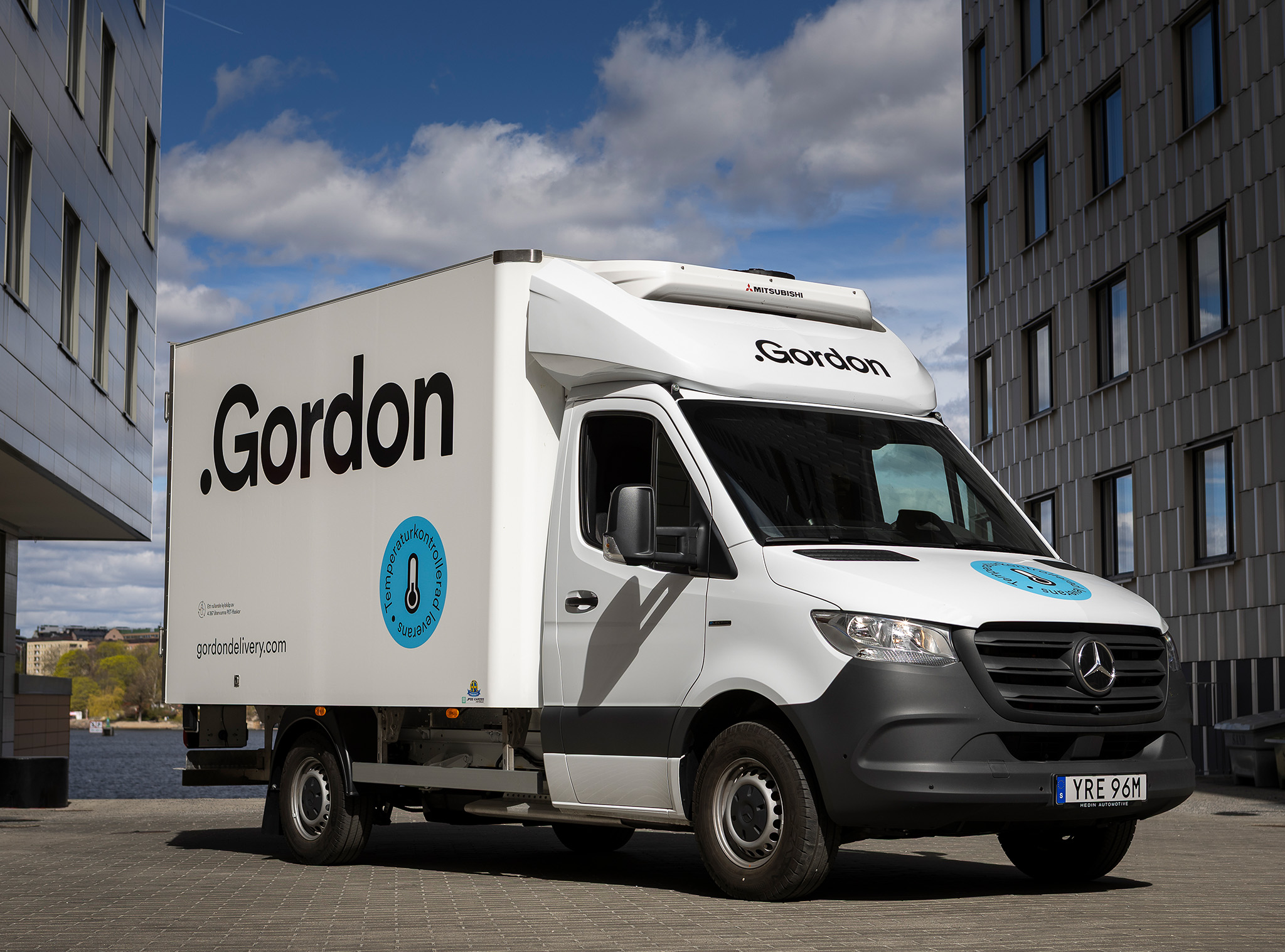 Eldrivna transportbilar | Mercedes-Benz Transportbilar eSprinter från Gordon sedd framifrån